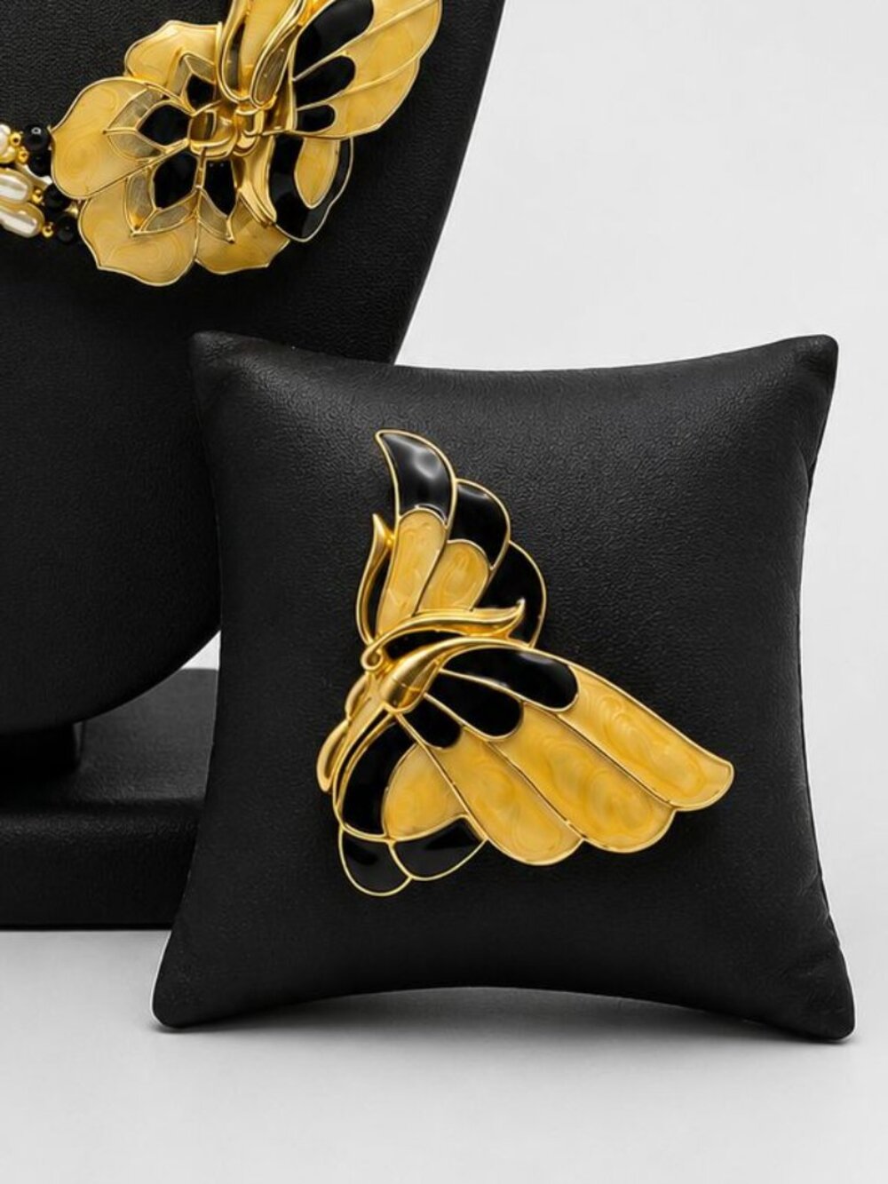 Vintage Trifari Butterfly Necklace Brooch Earrings Set Black Enamel Faux Pearl - Picture 3 of 7